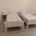 Work And Iam 90 Qm 3 Schlafzimmer 7 Betten Mit Balkon Und Kraftraum