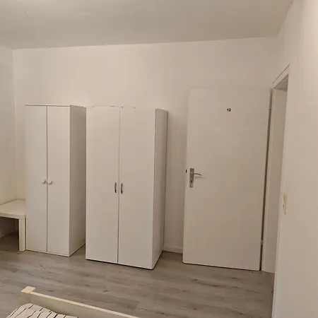 Work And Iam 90 Qm 3 Schlafzimmer 7 Betten Mit Balkon Und Kraftraum 아파트 *