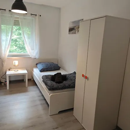 Work And Iam 90 Qm 3 Schlafzimmer 7 Betten Mit Balkon Und Kraftraum 아파트