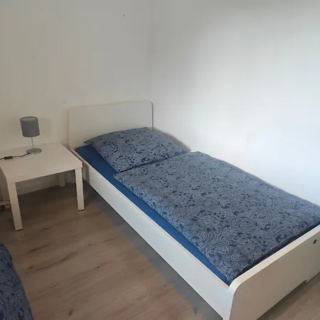 Work And Iam 90 Qm 3 Schlafzimmer 7 Betten Mit Balkon Und Kraftraum 아파트 *