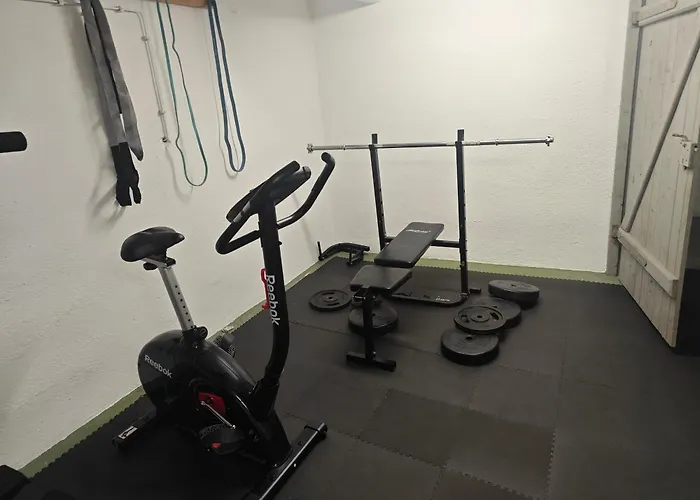 Work And Iam 90 Qm 3 Schlafzimmer 7 Betten Mit Balkon Und Kraftraum Plettenberg