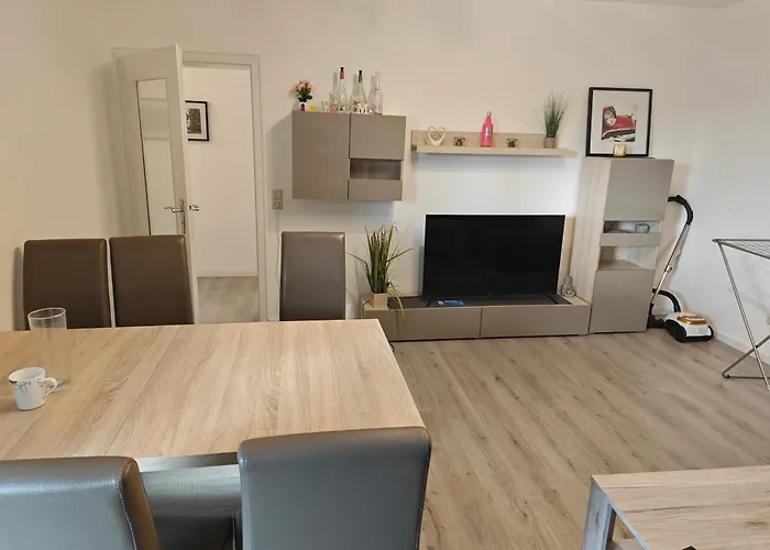 Work And Iam 90 Qm 3 Schlafzimmer 7 Betten Mit Balkon Und Kraftraum * Plettenberg