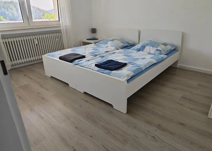 Work And Iam 90 Qm 3 Schlafzimmer 7 Betten Mit Balkon Und Kraftraum Lejlighed Plettenberg